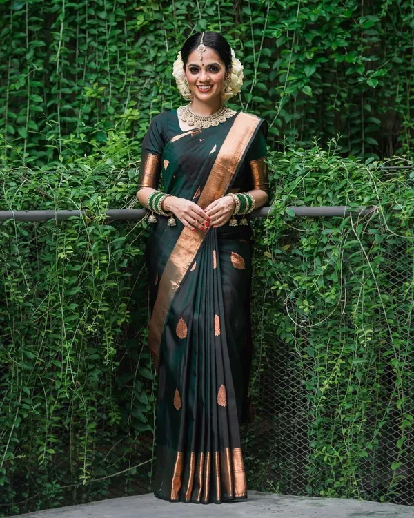 Multicolor_Woven_Kanjivaram_Silk_Blend_Saree_For_Women