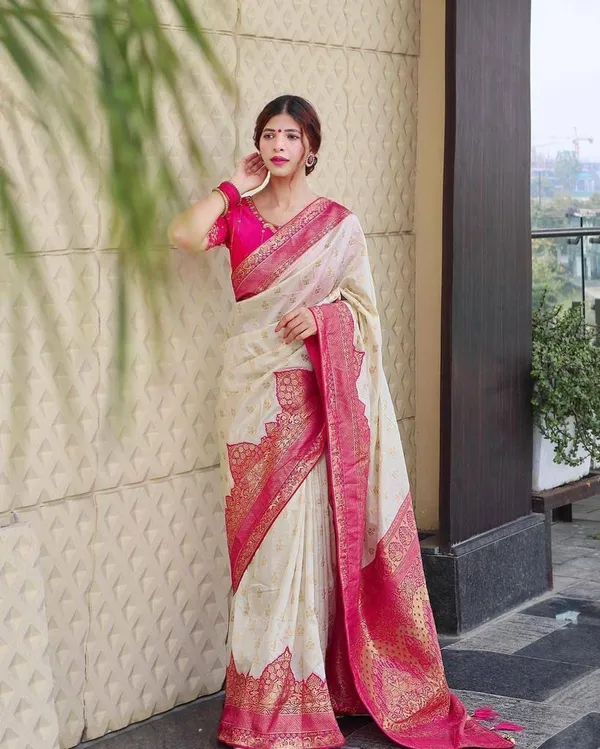 White_Pure_Kanjivaram_Silk_Saree_With_Brocade_Blouse_For_Women
