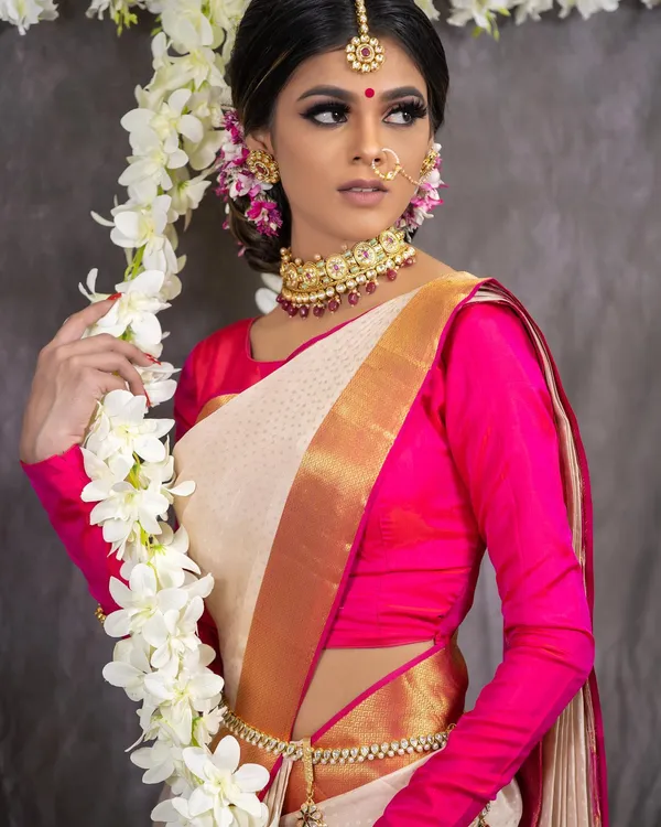 White_Paper_Pure_Kanjivaram_Silk_Saree_With_Brocade_Blouse_For_Women