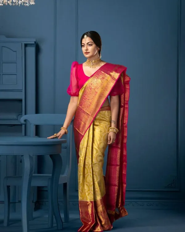 Yellow_Pure_Kanjivaram_Silk_Saree_With_Brocade_Blouse_For_Women