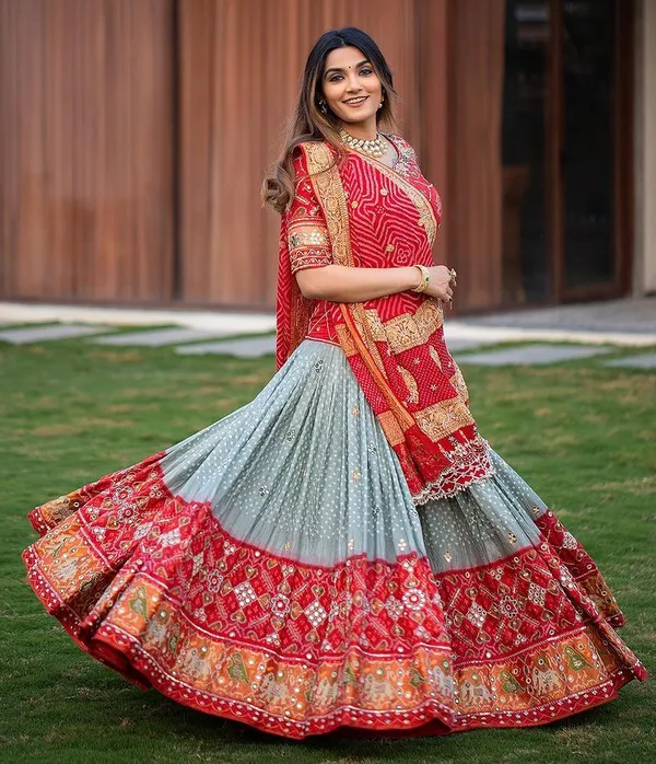 Red dupatta for lehenga online new arrivals