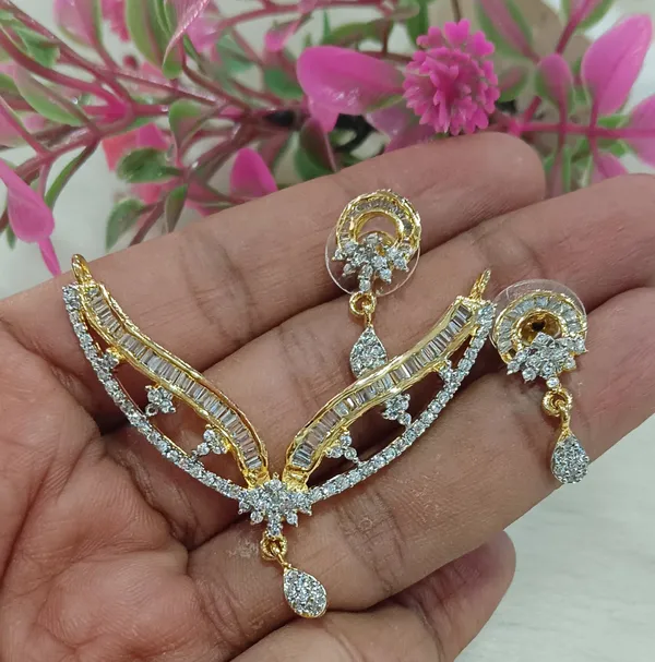 https://cdn-image.blitzshopdeck.in/ShopdeckCatalogue/tr:f-webp,w-600,fo-auto/655f446d02d8dc3ec146a77e/media/Premium_Quality_AAA_CZ_Stones_Beautiful_Mangalsutra_Sets_TQ6MU1J40Y_2024-05-16_1.jpg__Evy