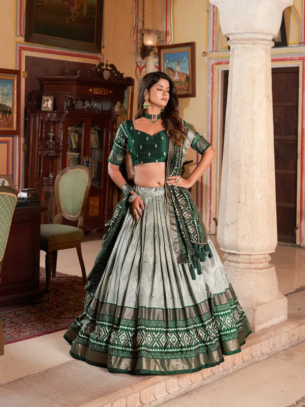 GREEN_COLOR_SILK_LEHENGA_CHOLI_WITH_PATOLA_PRINT_DUPATTA