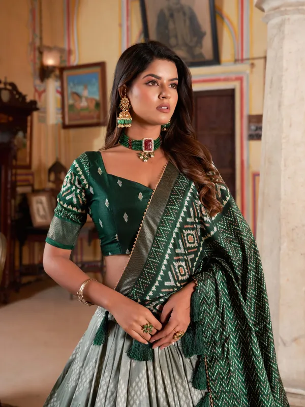 GREEN_COLOR_SILK_LEHENGA_CHOLI_WITH_PATOLA_PRINT_DUPATTA