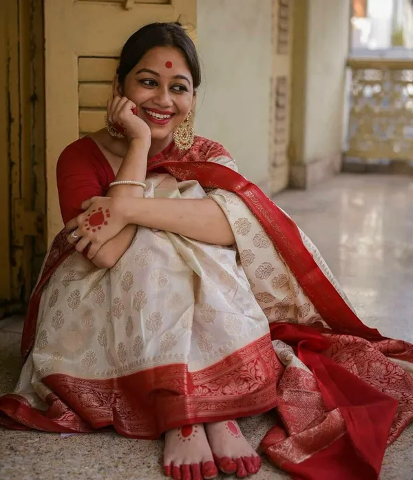 White_Soft_jequard__Weaving_Silk_Saree