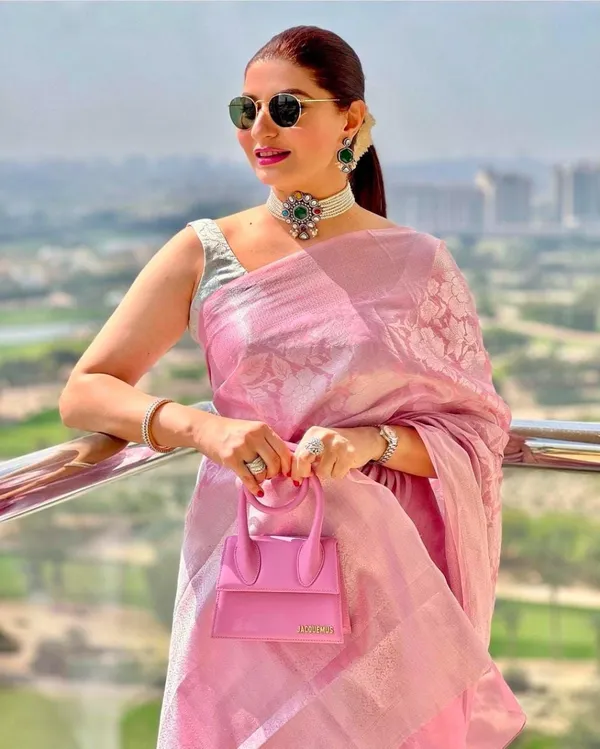Pink_Soft_jequard__Weaving_Silk_Saree