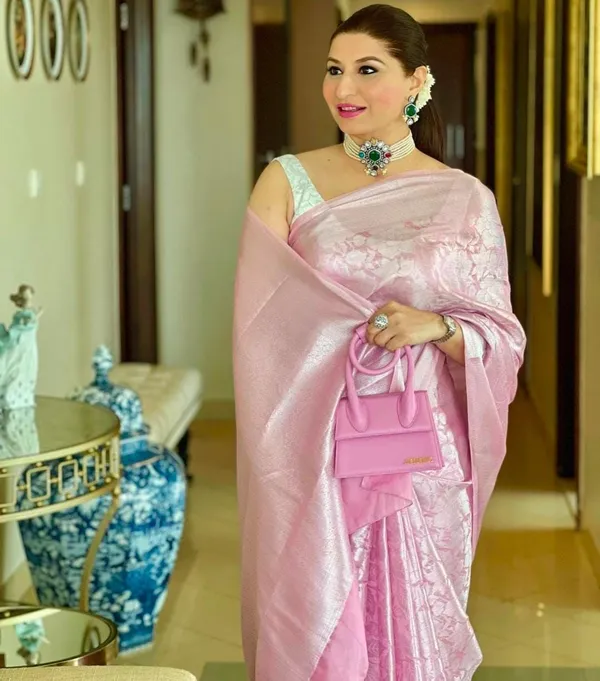 Pink_Soft_jequard__Weaving_Silk_Saree