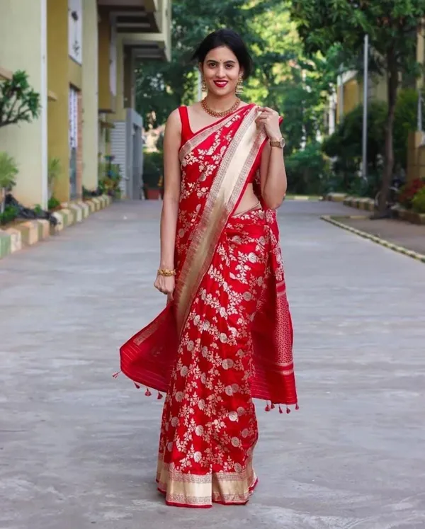 Red_Soft_jequard__Weaving_Silk_Saree