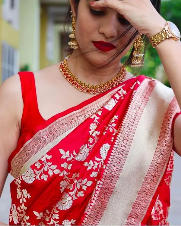 Red_Soft_jequard__Weaving_Silk_Saree