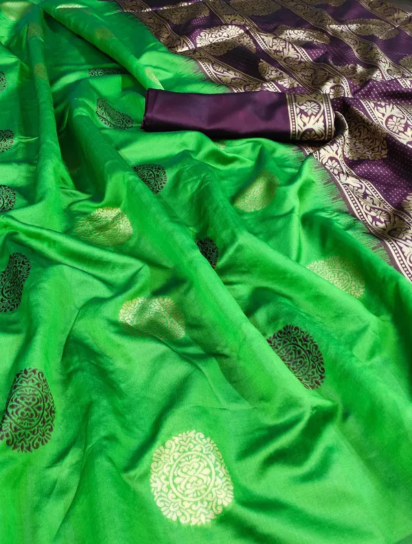 Green_Soft_jequard__Weaving_Silk_Saree