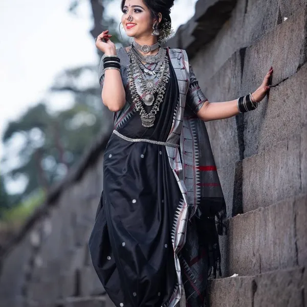 Black_Soft_jequard__Weaving_Silk_Saree