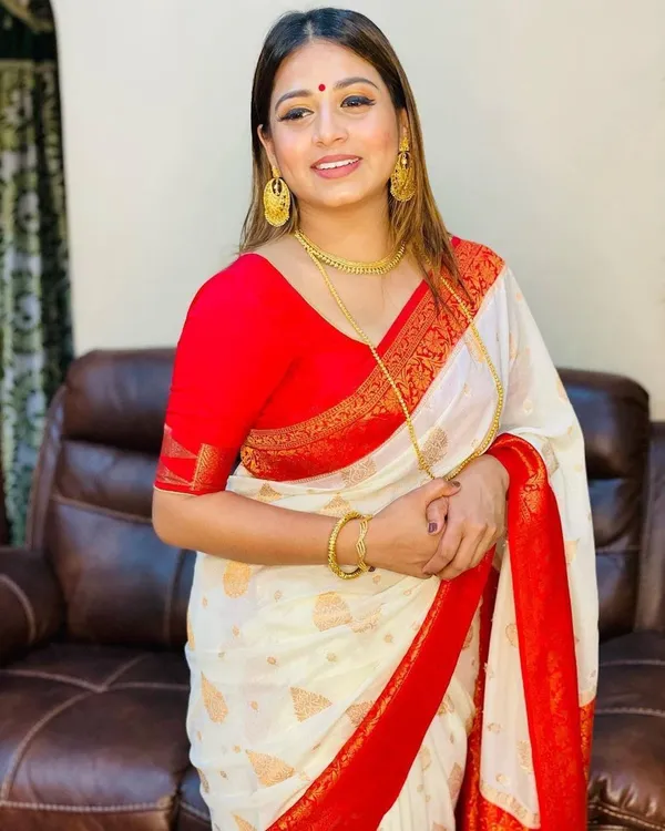 White_Soft__jequard_Weaving_Silk_Saree