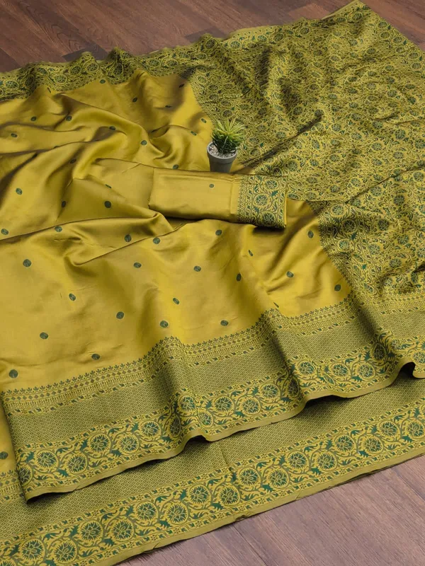 Mahendi_Soft_jequard_Weaving_Silk_Saree