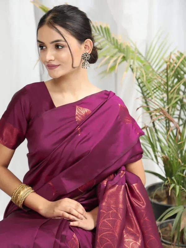 Pink_Soft_jequard__Weaving_Silk_Saree