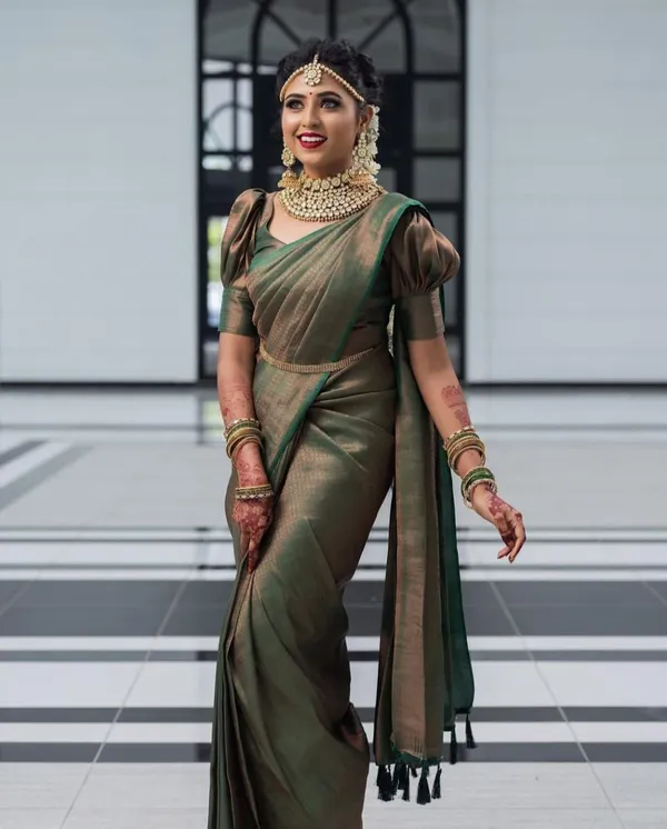 Green_Soft_jequard__Weaving_Silk_Saree