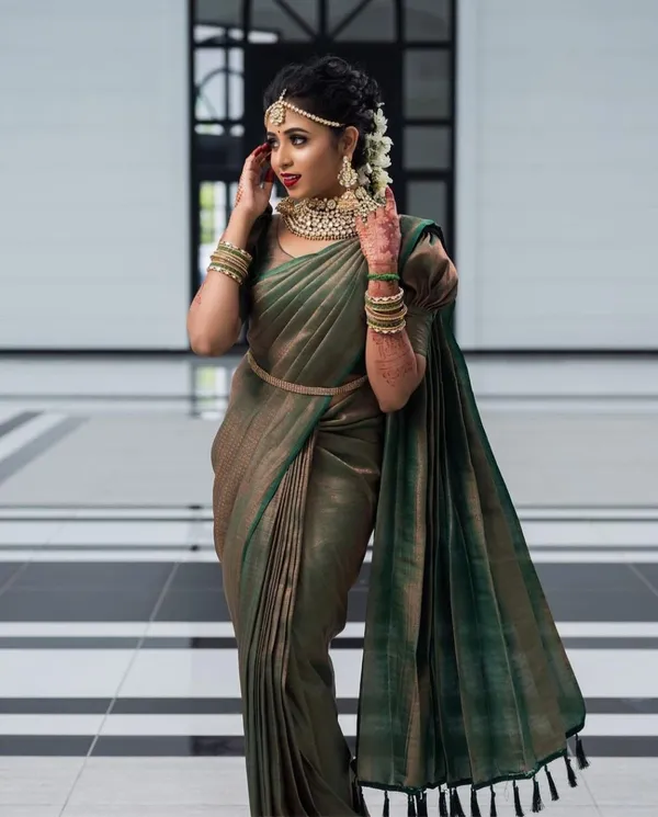 Green_Soft_jequard__Weaving_Silk_Saree