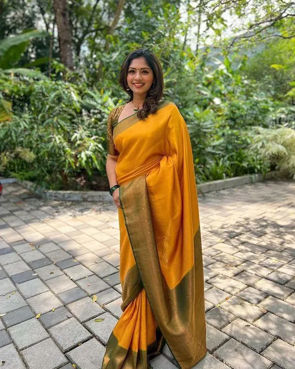 Yellow-Green_Soft_jequard__Weaving_Silk_Saree