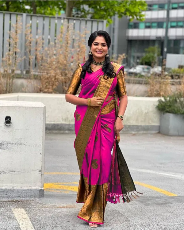 Pink_Soft_jequard__Weaving_Silk_Saree