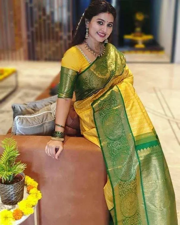 Yellow-Green_Soft_jequard__Weaving_Silk_Saree