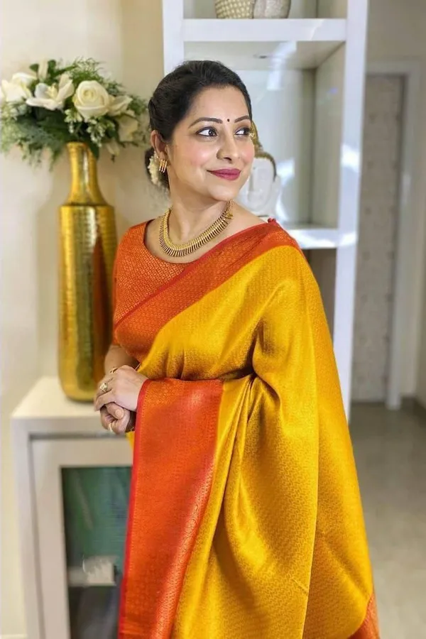 Yellow_Soft_jequard__Weaving_Silk_Saree
