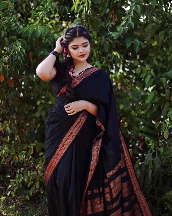 Black_Soft_jequard__Weaving_Silk_Saree