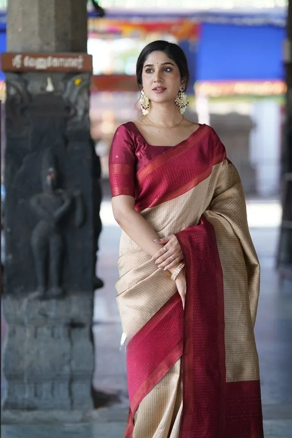 Cream_Soft_jequard_Weaving_Silk_Saree