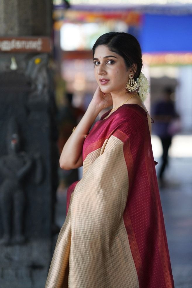 Cream_Soft_jequard_Weaving_Silk_Saree