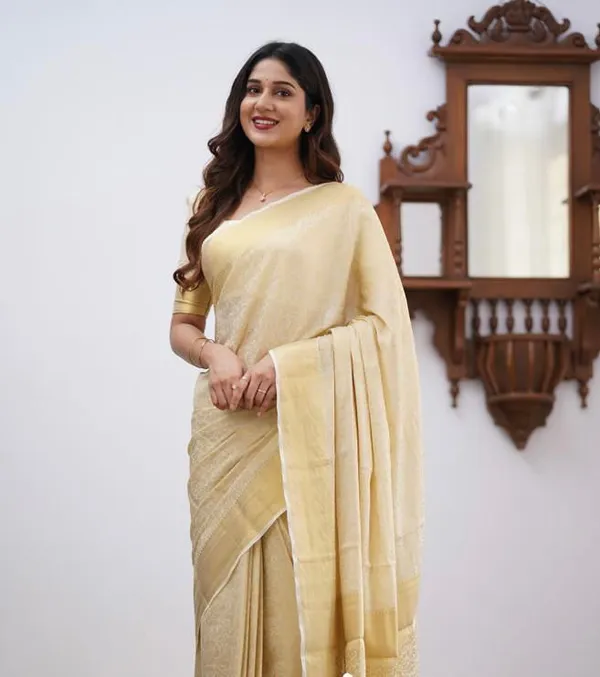 Cream_Soft_jequard__Weaving_Silk_Saree