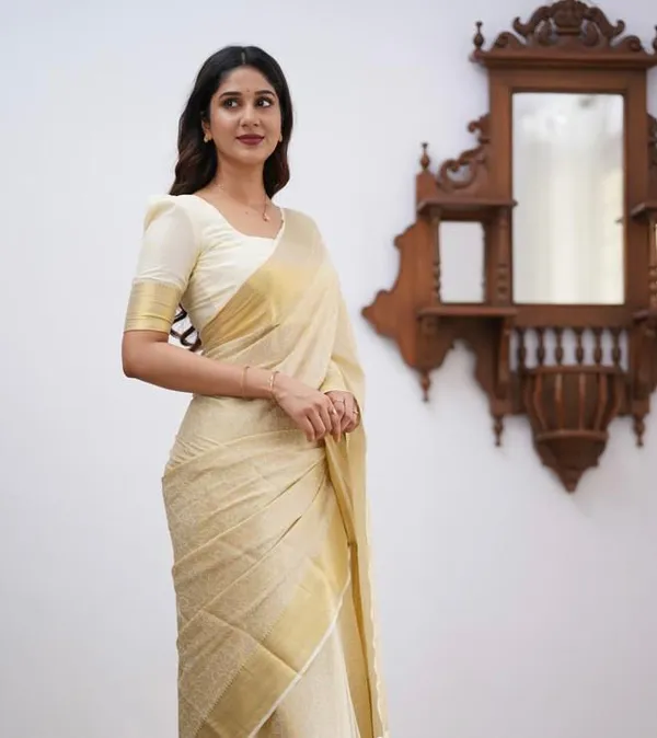 Cream_Soft_jequard__Weaving_Silk_Saree