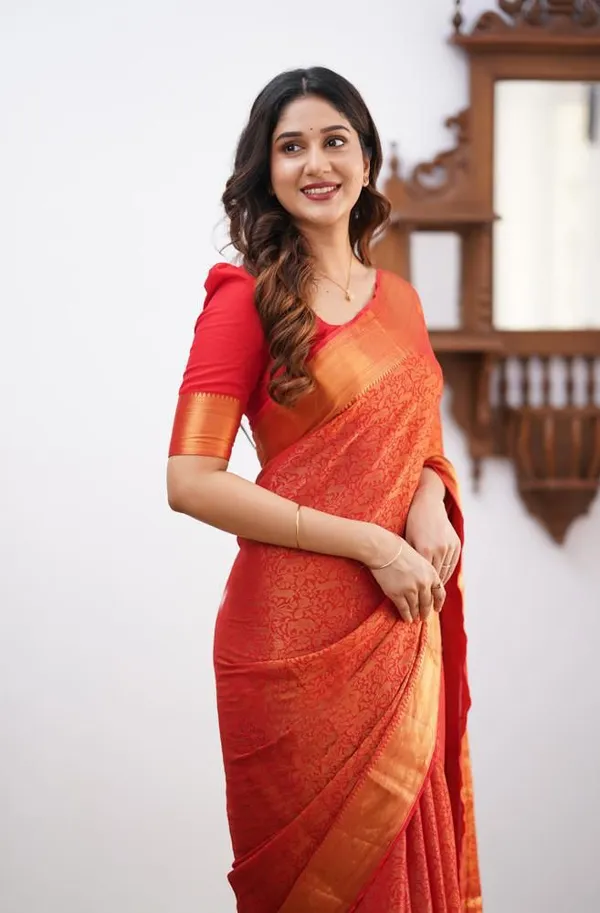 Red_Soft_jequard__Weaving_Silk_Saree