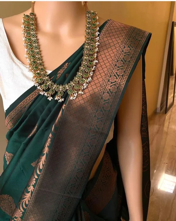 Green_Soft_jequard__Weaving_Silk_Saree