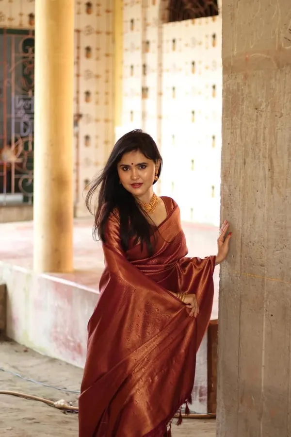 Maroon_Soft_jequard__Weaving_Silk_Saree