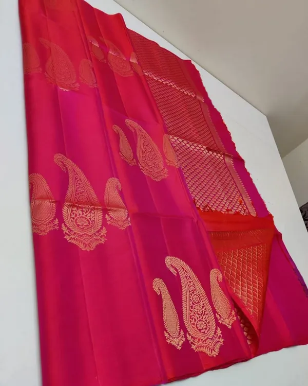 Pink_Soft_jequard__Weaving_Silk_Saree