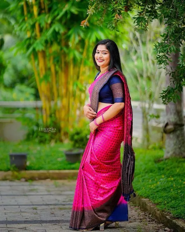 Pink_Soft_jequard__Weaving_Silk_Saree