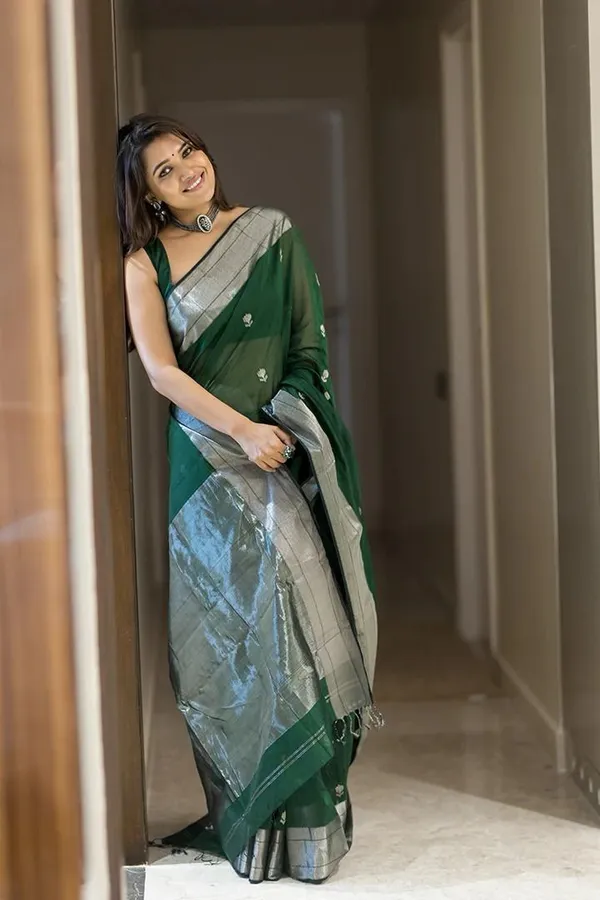 Green_Soft_jequard__Weaving_Silk_Saree