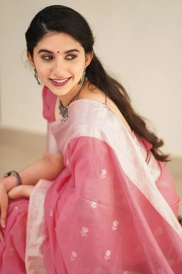 Pink_Soft_jequard__Weaving_Silk_Saree