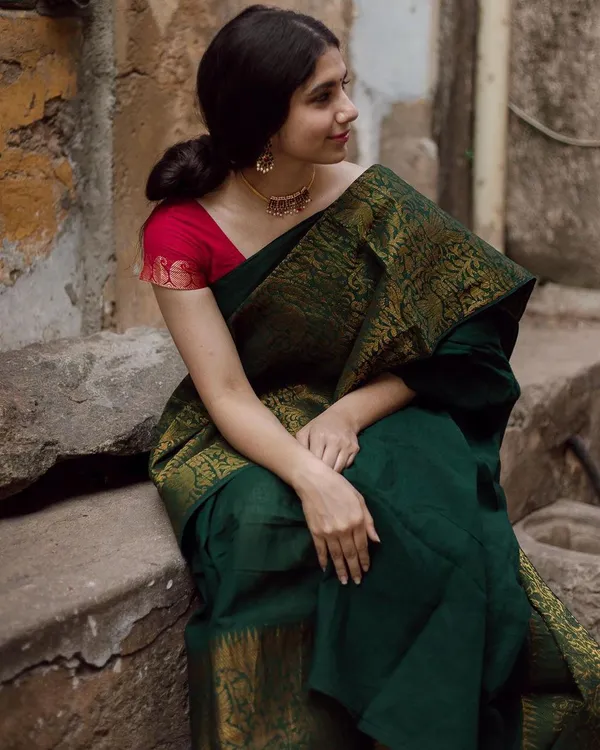 Green_Soft__Jequard_Weaving__Silk_Saree