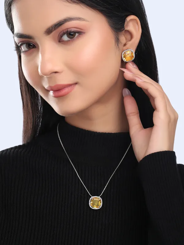 Alora_Yellow_Pendant_Set
