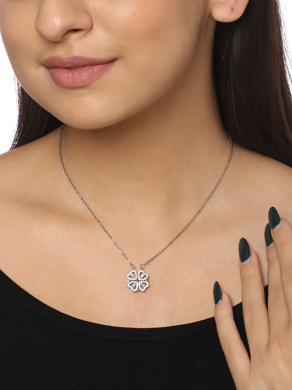 Magnetic_Heart_Necklace_for_Women