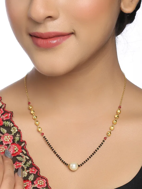 Arya_Pearl_Mangalsutra_for_Women