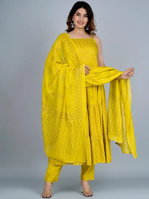 Yellow_Cotton_Kurta_Set_-_Elegant,_Comfortable,_and_Breathable