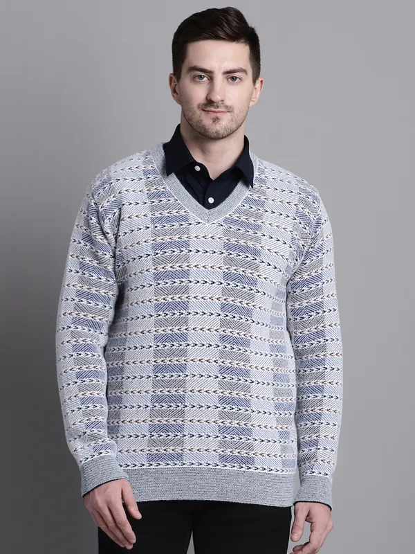 Men_Swade_Premium_Wool_Self_Design_V_Neck_Sweater