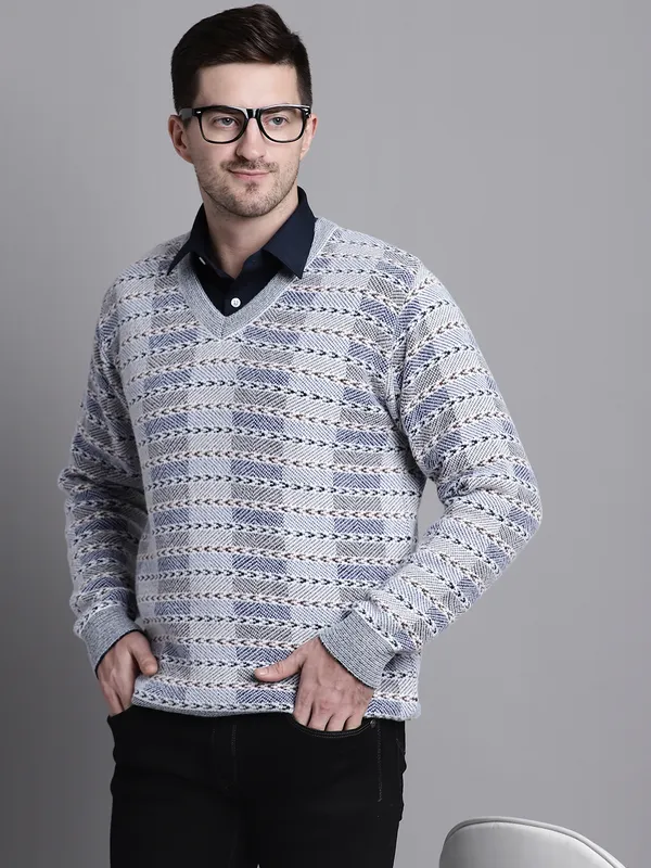 Men_Swade_Premium_Wool_Self_Design_V_Neck_Sweater
