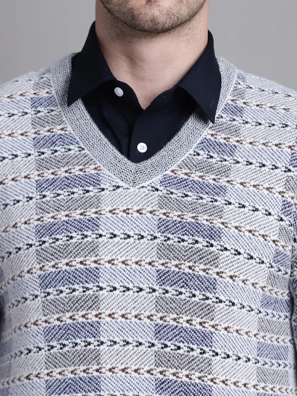 Men_Swade_Premium_Wool_Self_Design_V_Neck_Sweater