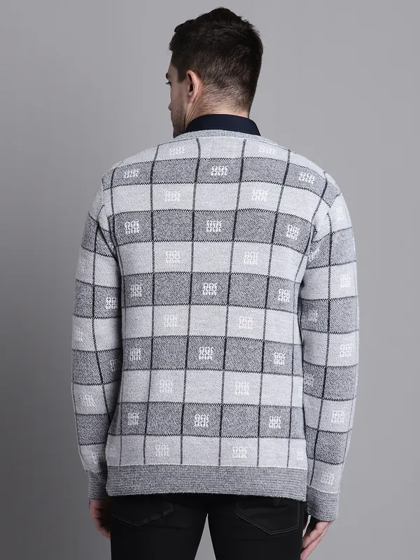 Men_Swade_Premium_Wool_Self_Design_V_Neck_Sweater