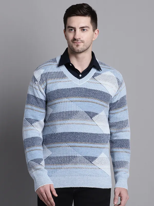 Men_Swade_Premium_Wool_Self_Design_V_Neck_Sweater