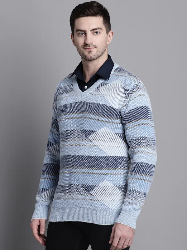 Men_Swade_Premium_Wool_Self_Design_V_Neck_Sweater