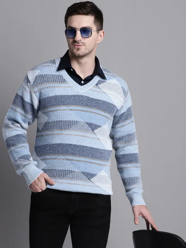 Men_Swade_Premium_Wool_Self_Design_V_Neck_Sweater