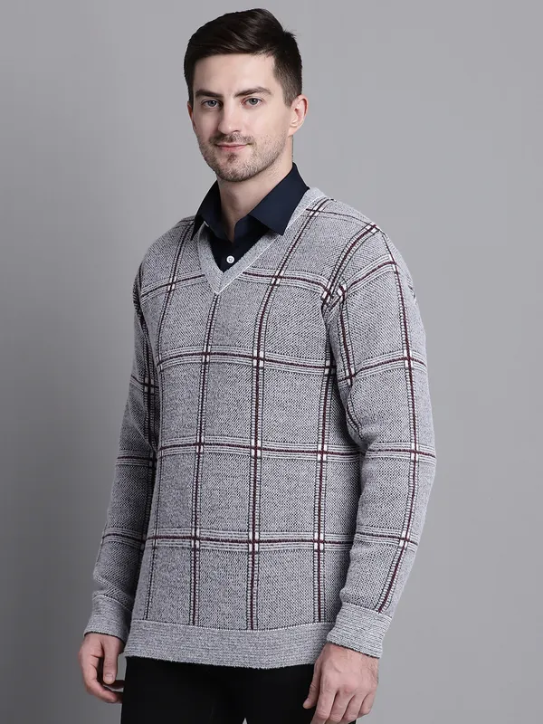 Men_Swade_Premium_Wool_Self_Design_V_Neck_Sweater