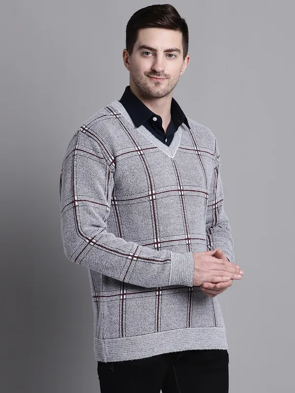 Men_Swade_Premium_Wool_Self_Design_V_Neck_Sweater